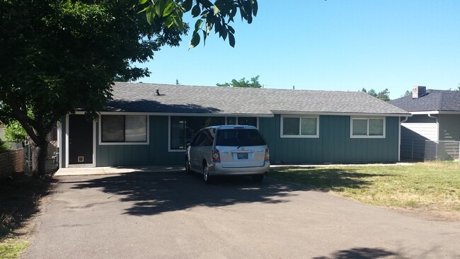 Building Photo - 2483 Roberts Rd.