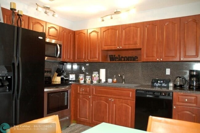 Foto del edificio - 2859 NW 197th Terrace