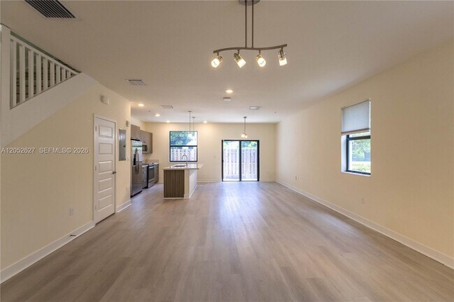 Foto del edificio - 10407 NW 82nd St