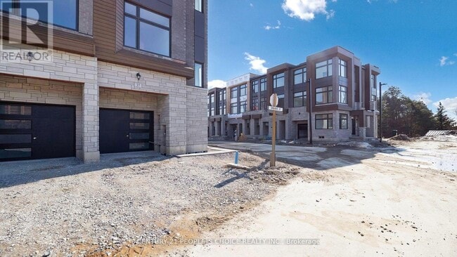 Building Photo - 37 Drainie St