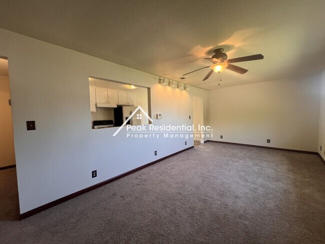 Foto del edificio - 5546 Cranbrook Way