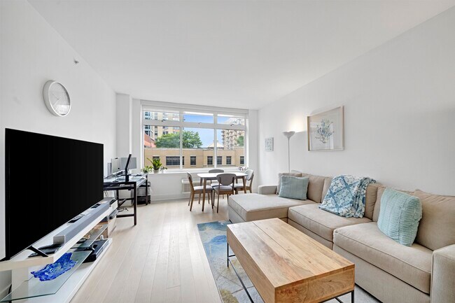 Foto del edificio - 1400 Hudson St