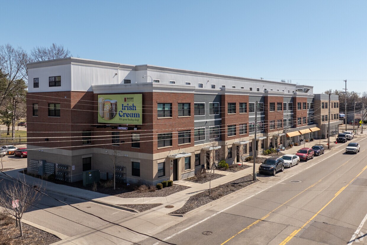 Foto del edificio - Harrison Park Apartments