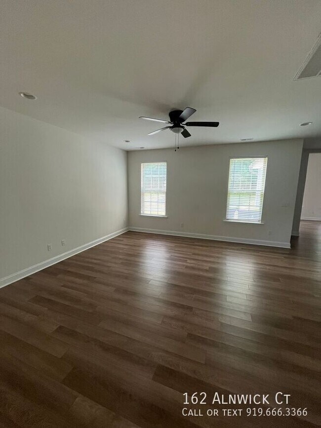 Building Photo - 162 Alnwick Ct