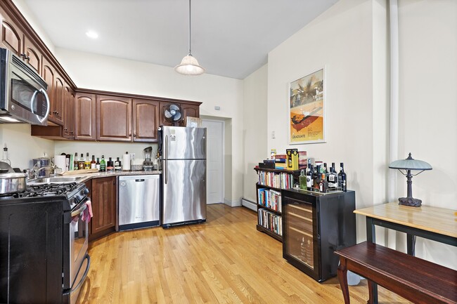 Building Photo - 238 3rd St
