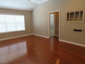 Foto del edificio - 266 Village Pkwy