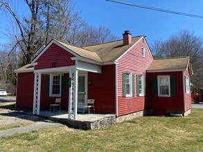 Building Photo - 225 Cottage Ln