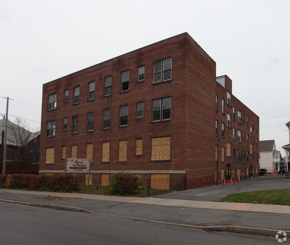 Building Photo - The Barbara Jean Apartments