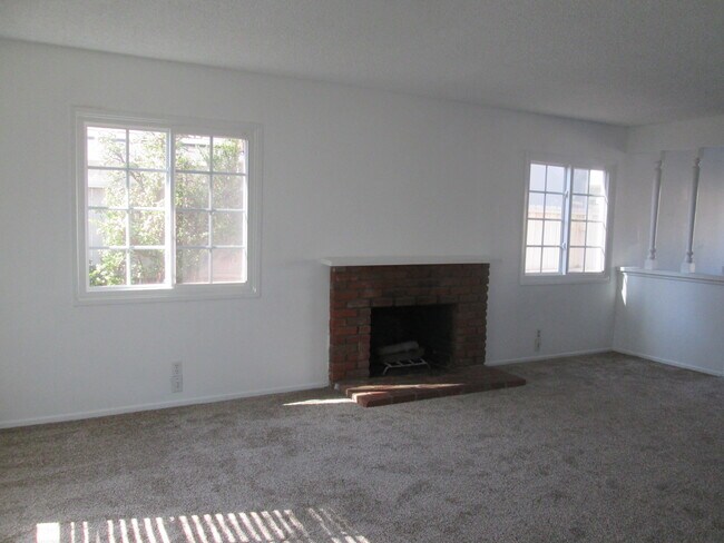 Foto del edificio - 446 N Paulina Ave