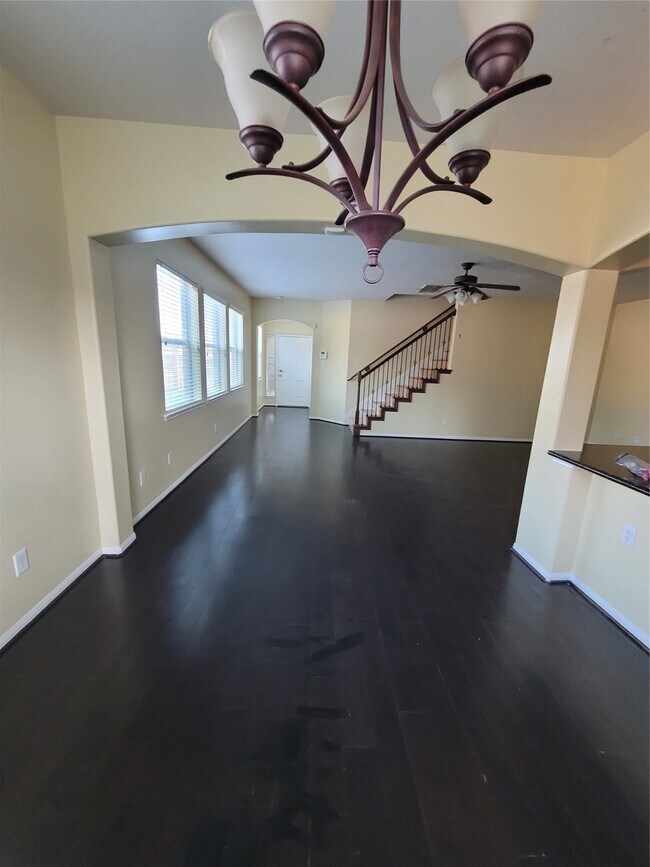 Foto del edificio - 14202 Silver Hollow Ln