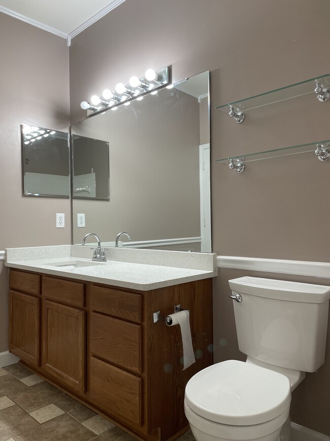 Foto del edificio - 10636 Hill Point Ct