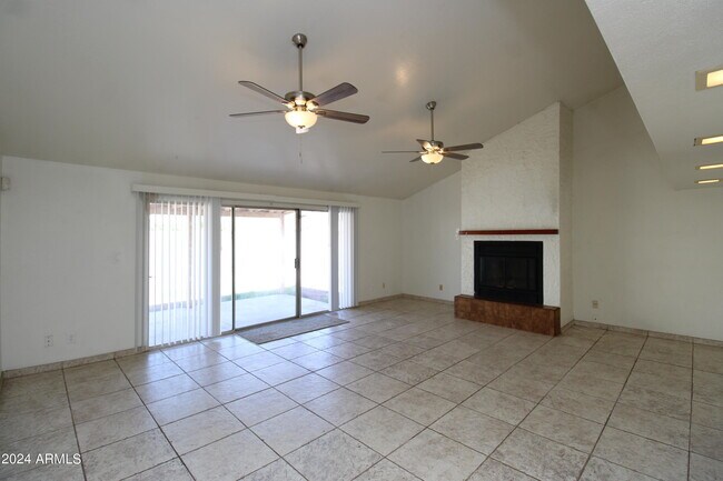 Foto del edificio - 4032 E Nancy Ln