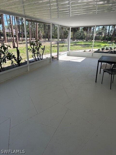 Foto del edificio - 25168 Pinson Dr