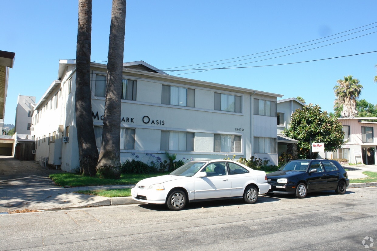 Building Photo - Moorpark Oasis