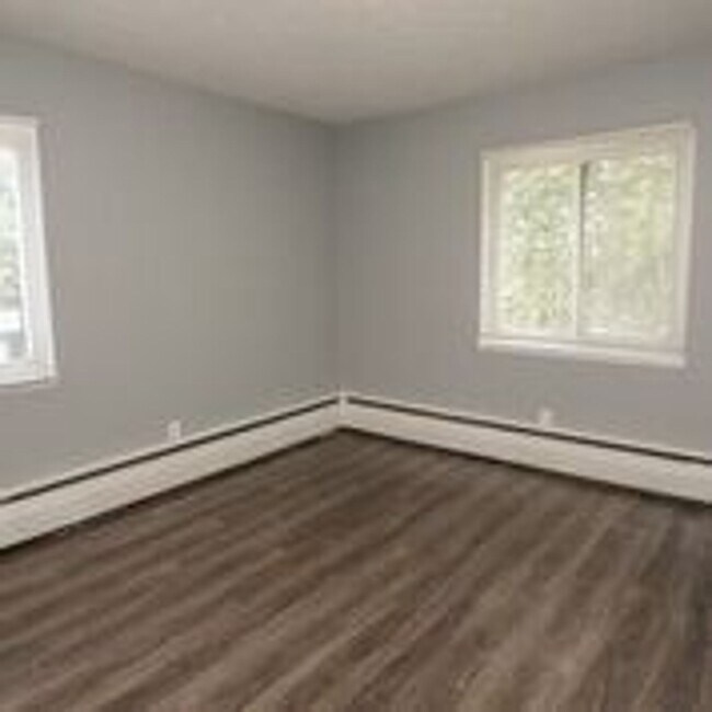 Foto del edificio - 1 Bed/ 1 Bath Renovated Apartment in Brook Park Ohio