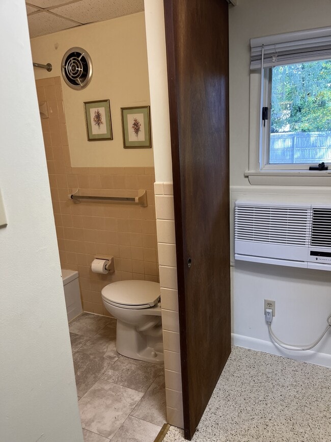 Foto del edificio - 808 Fairway Dr