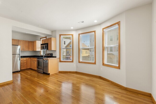 Foto del edificio - 609-611-611 Dorchester Ave
