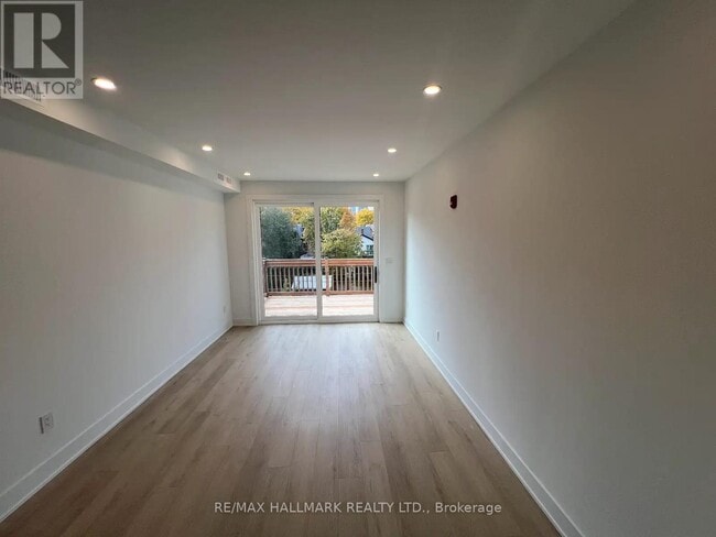 Building Photo - 440 Parliament St