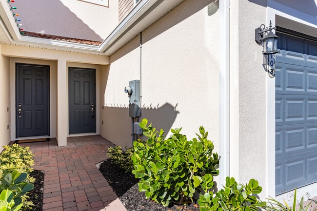 Building Photo - 1420 Isabella Dr