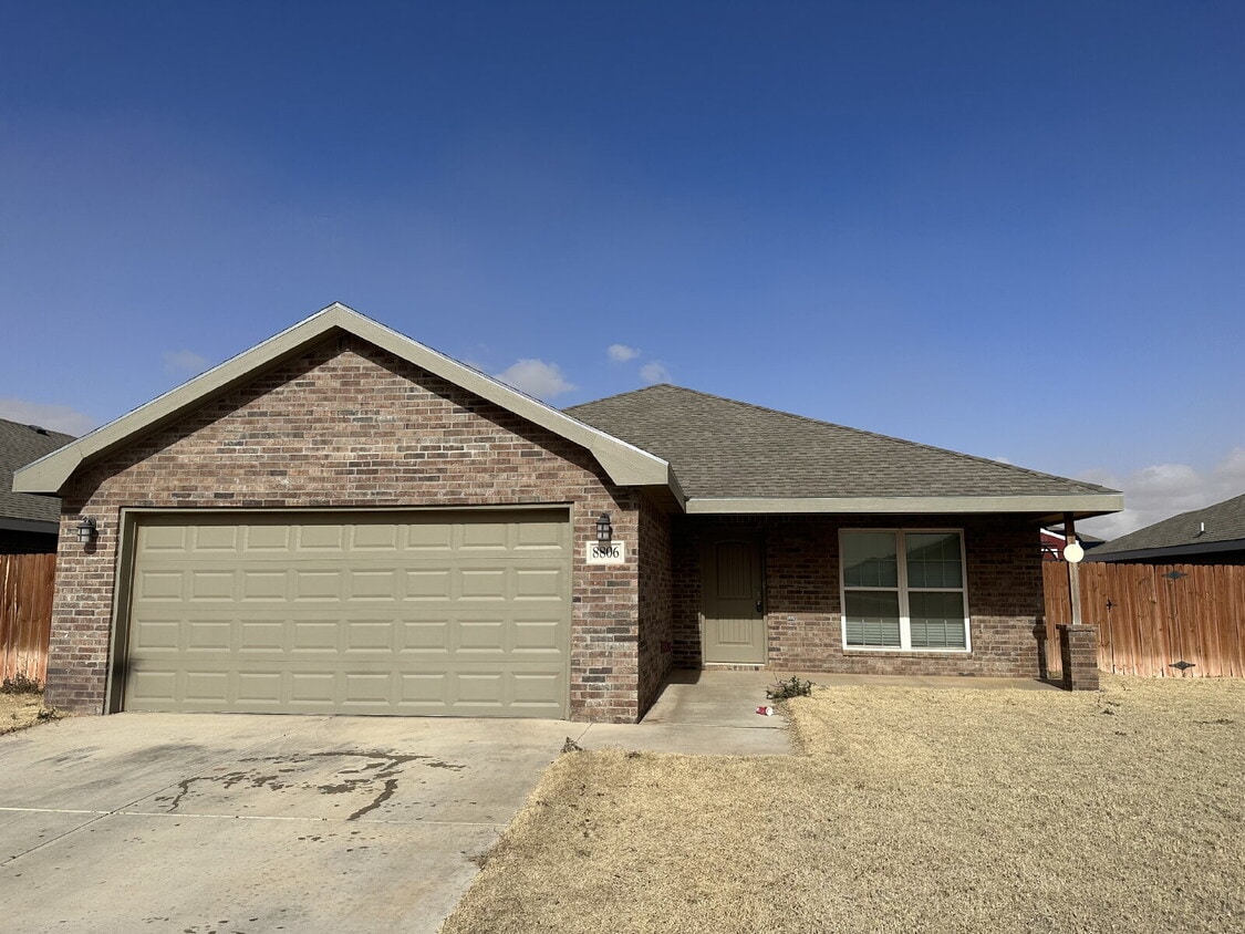 Foto principal - Wonderful 3 Bed 2 Bath in Willow Bend!
