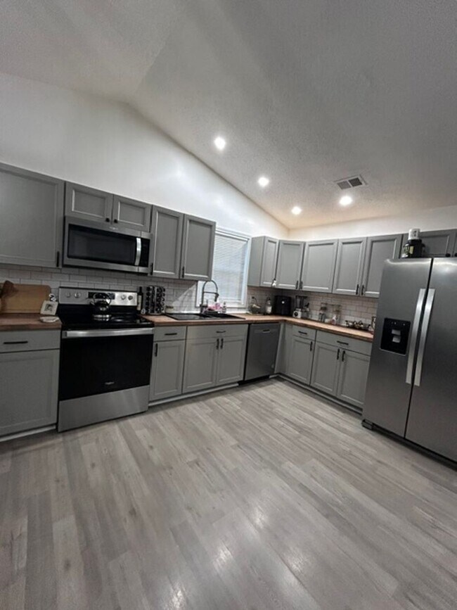 Foto del edificio - 101 Cottonwood Ct