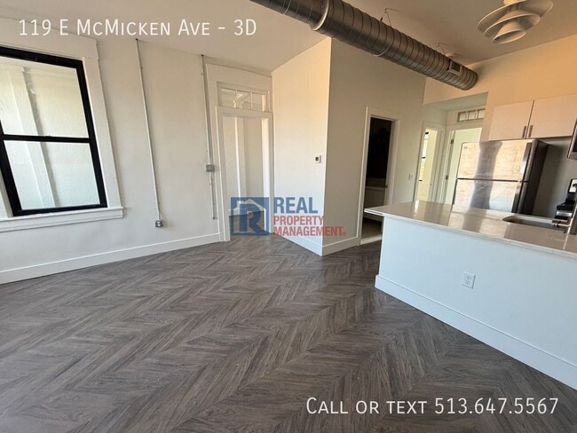 Building Photo - 119 E McMicken Ave