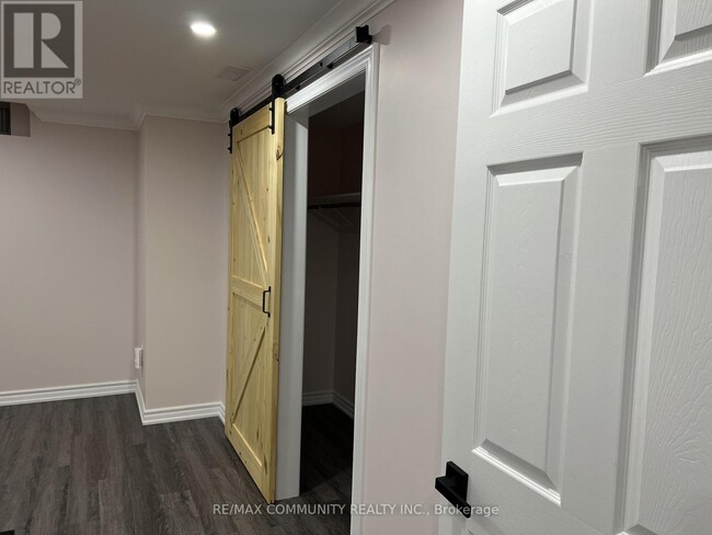 Building Photo - 1177 Church St N