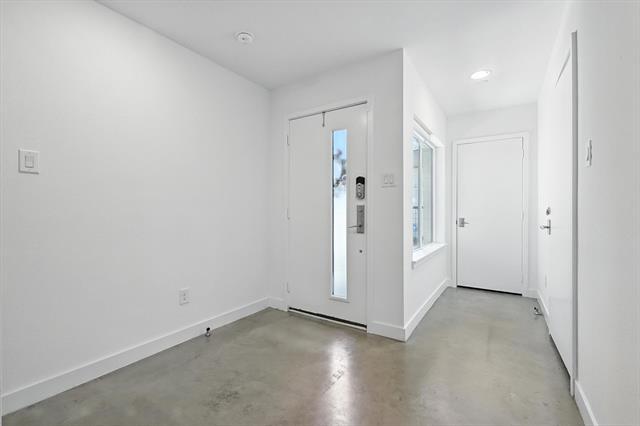Foto del edificio - 2113 Bennett Ave