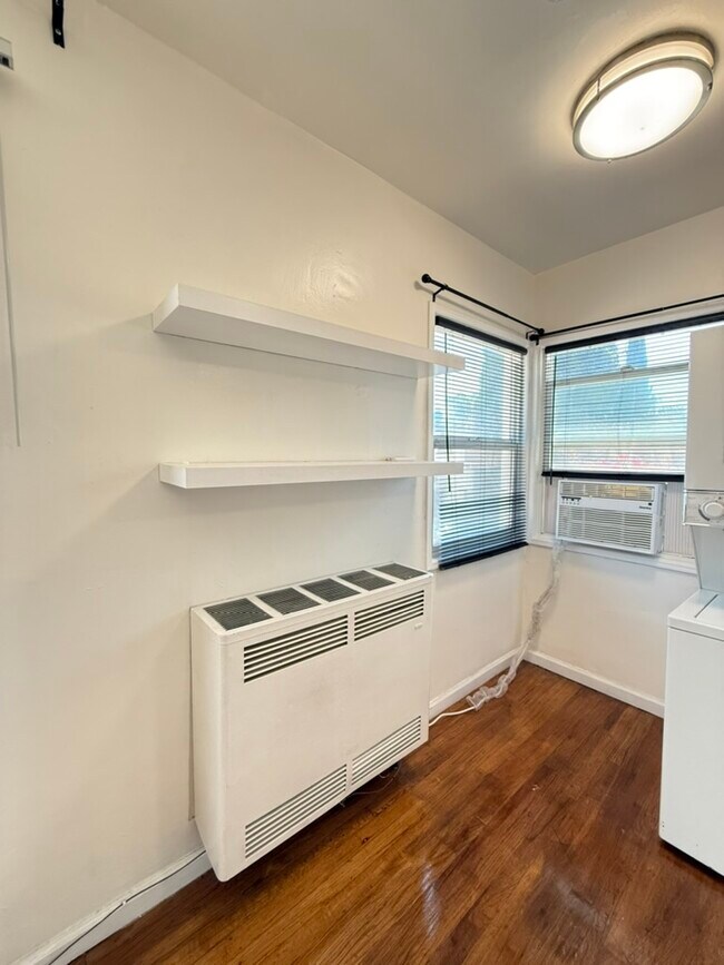 Foto del edificio - 1327 N Orange Dr