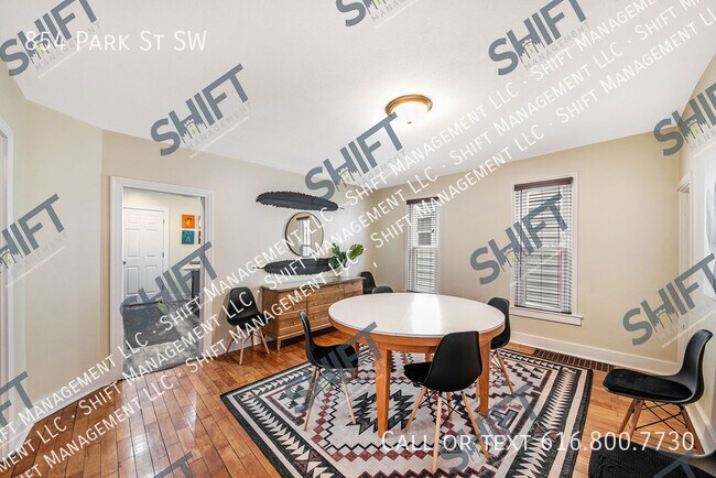 Foto del edificio - 854 Park St SW