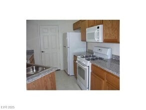 Building Photo - 5855 Valley Dr