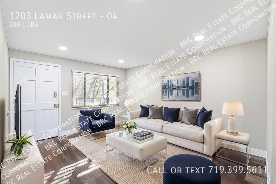 Foto principal - 1203 N Lamar St