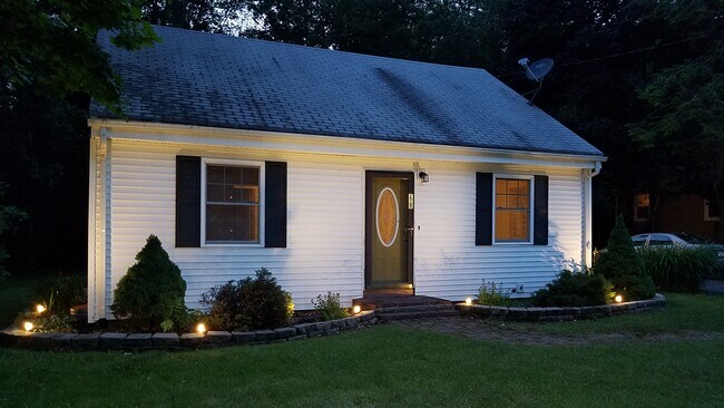 Foto del edificio - 68 Blatchley Ave