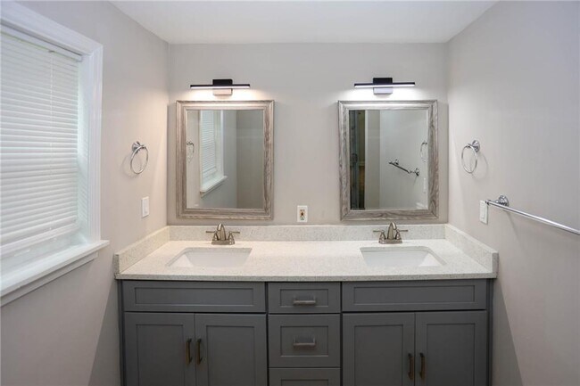 Foto del edificio - 1333 Lyle Ave