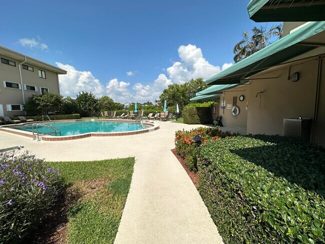 Foto del edificio - 3605 S Ocean Blvd