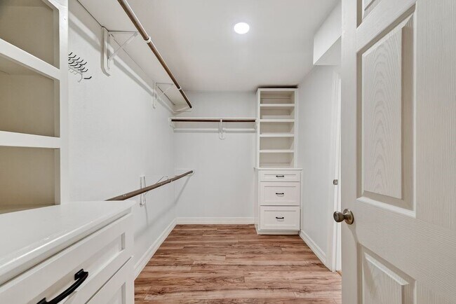 Foto del edificio - 4520 Sharon St