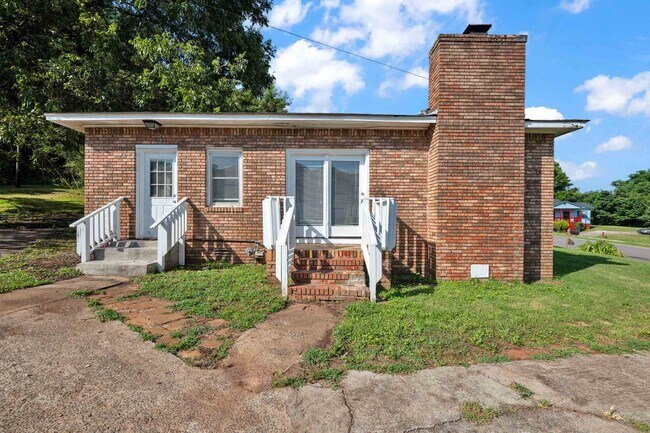 Foto del edificio - 3225 Wenonah Rd SW
