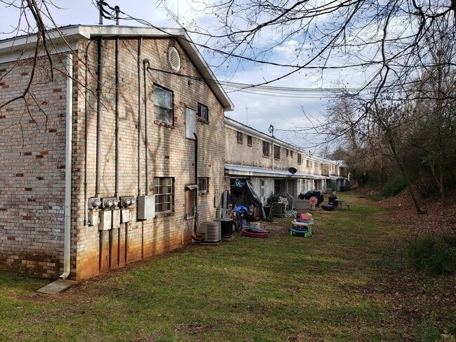 Back of Building - Scenic Hills