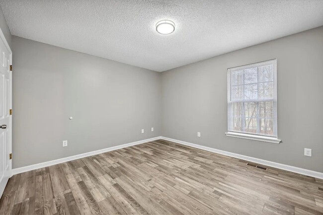Photo - 1469 Hickory Grove Rd Apartment