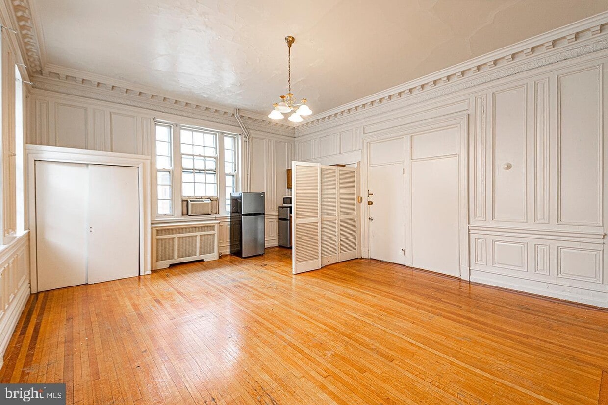 Primary Photo - 229 S 22nd St