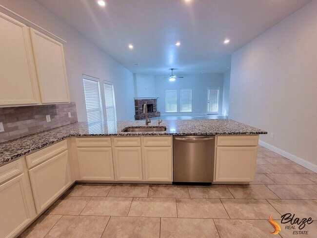 Foto del edificio - PRE LEASING 3 Bed 2 Bath Heritage Hills Beauty