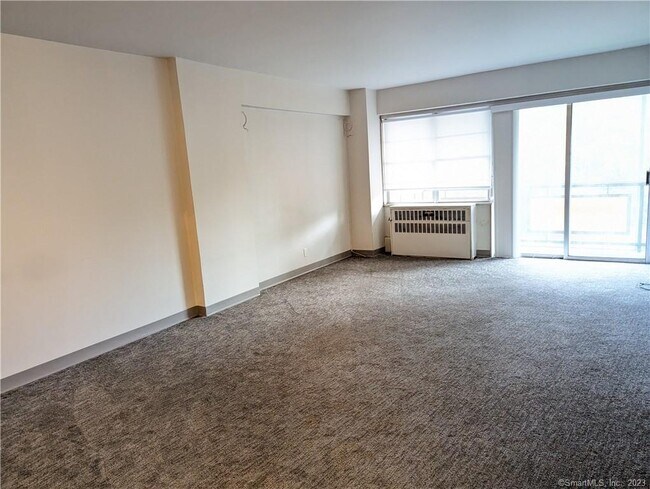 Building Photo - 80 Cartright St