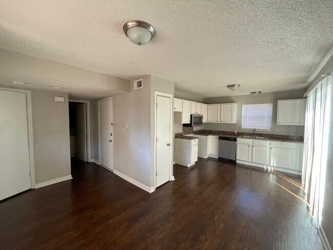 Building Photo - 2148 Chatham Square Ct Dallas, Texas 75227