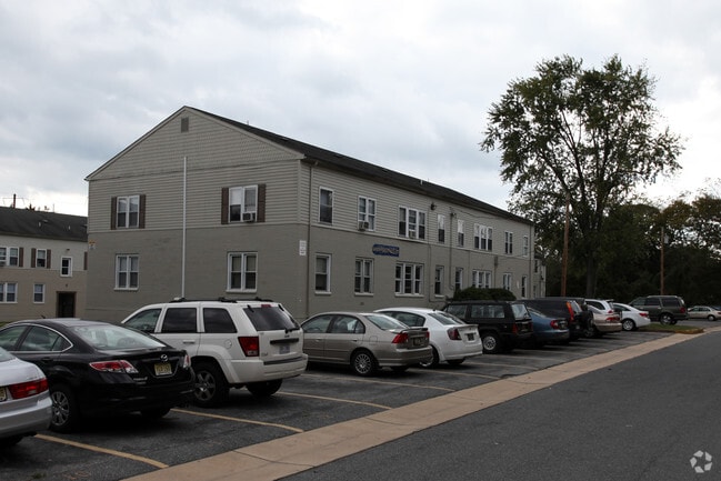 Building Photo - Ivy Hall Apartments