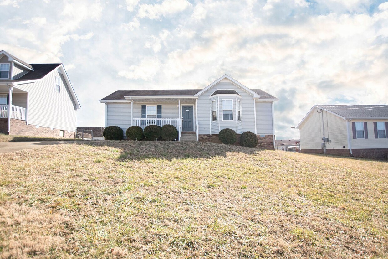 Primary Photo - Pet Friendly Three Bedroom!