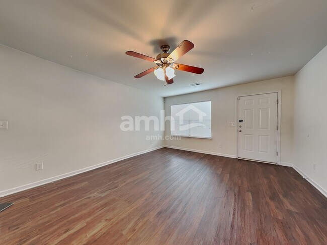 Foto del edificio - 4984 Mount Hope Dr