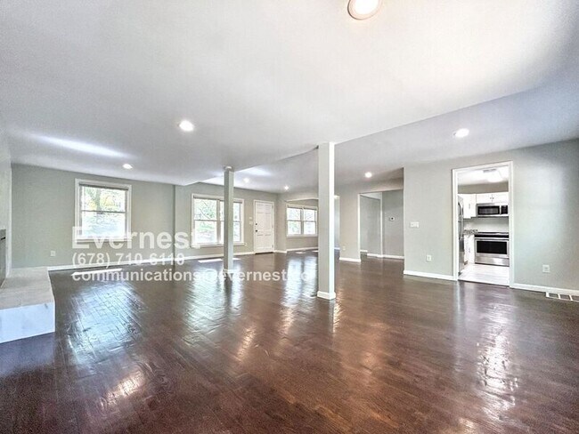 Foto del edificio - 1345 Twin Oaks Cir SE