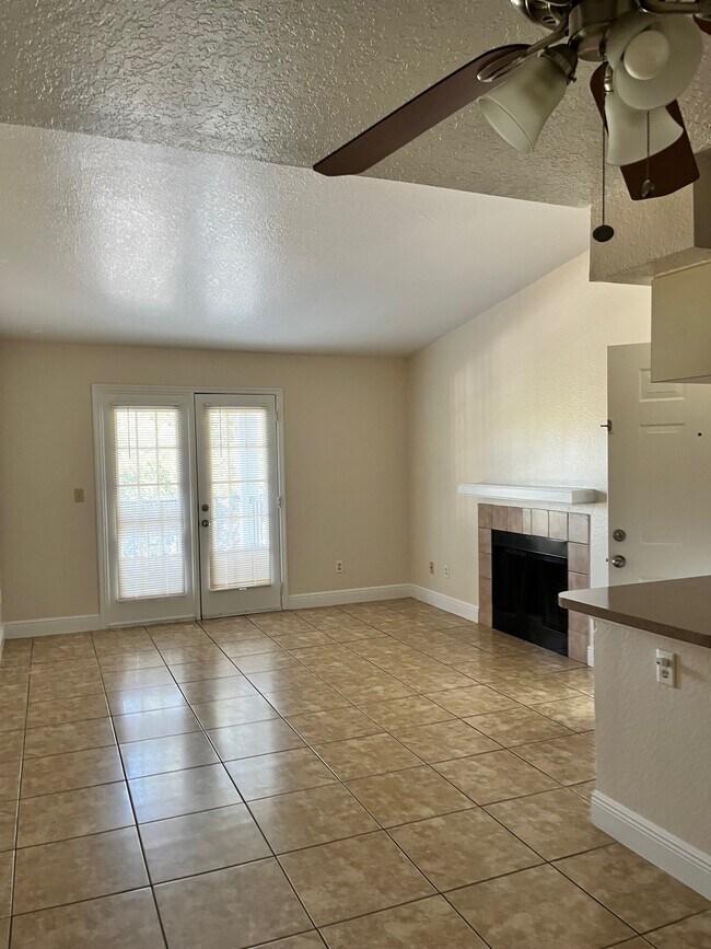 Foto del edificio - 2550 N Alafaya Trl