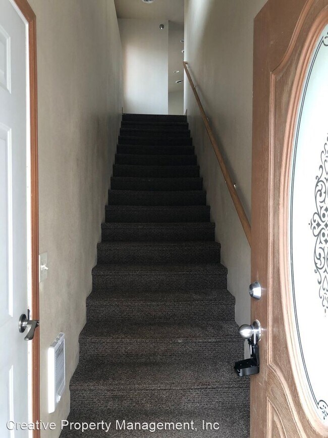 Building Photo - 2 br, 2 bath House - 15 43rd Ave SW #12