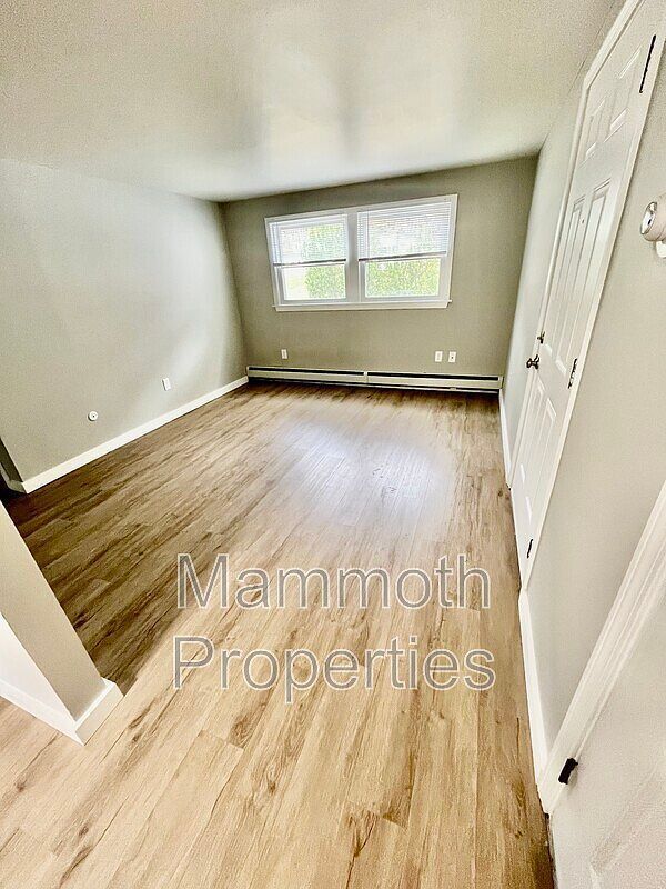 Foto del edificio - 9 Emerald Dr